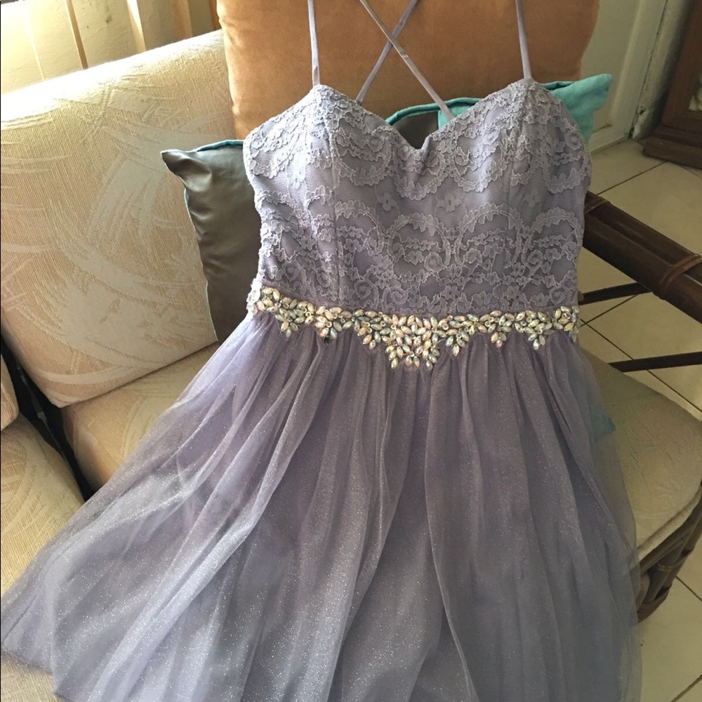 beautiful short dress perfect for prom